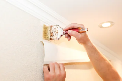 Pose de papier peint à Trentels — revêtements muraux et toiles de verre